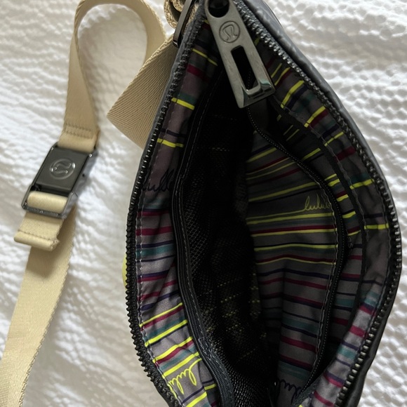 Lululemon belt bag - Picture 4 of 5